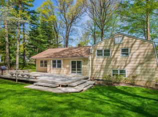 6 Crest Dr, Randolph, NJ 07869