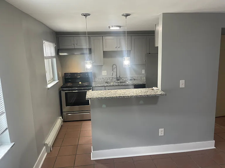 3610 Newton Ave #9 — Photo 5