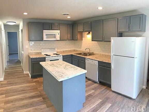 3rd image of 804 Oaklawn Ave