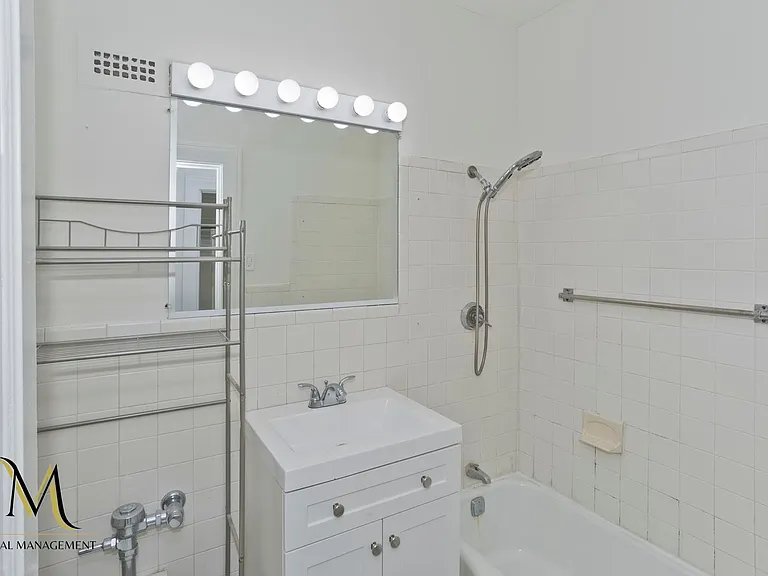 140 Chestnut St — Photo 15
