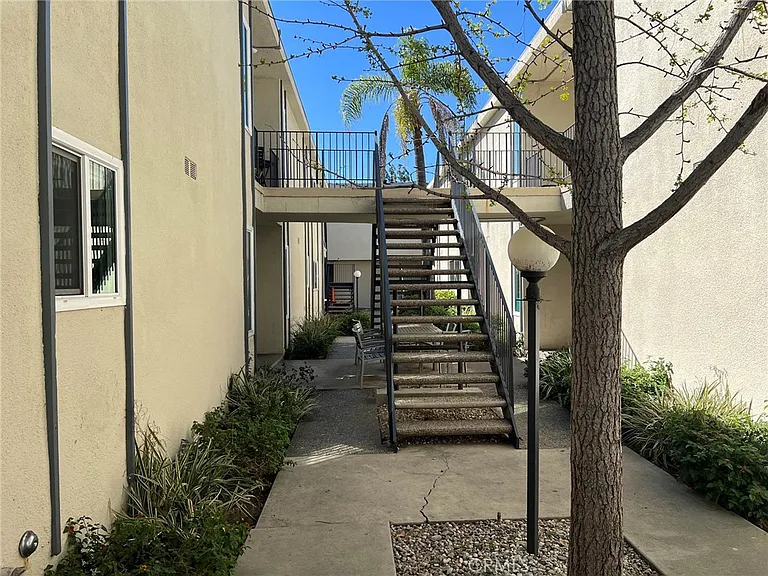 265 N Oakland Ave #1 — Photo 8