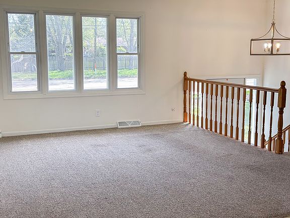 3rd image of 5015 Valentine Pl
