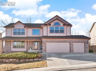 665 Robinglen Ct, Colorado Springs, CO 80906
