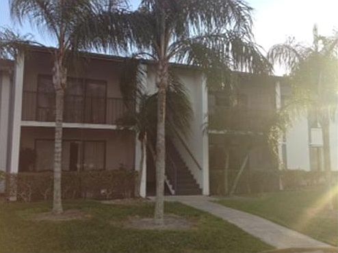 2nd image of 1012 Green Pine Blvd APT E2