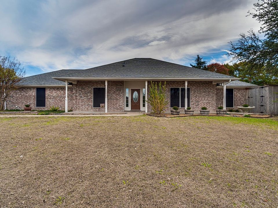 1st image of 306 Twin Lakes Dr