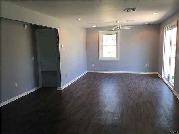 4th image of 28416 Delaware Ave