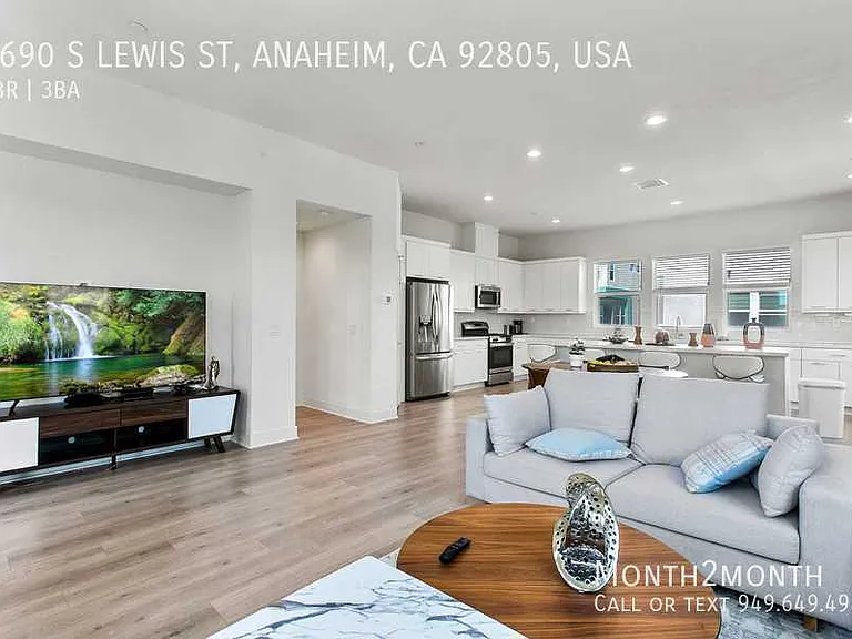 1690 S Lewis St #USA — Photo 2