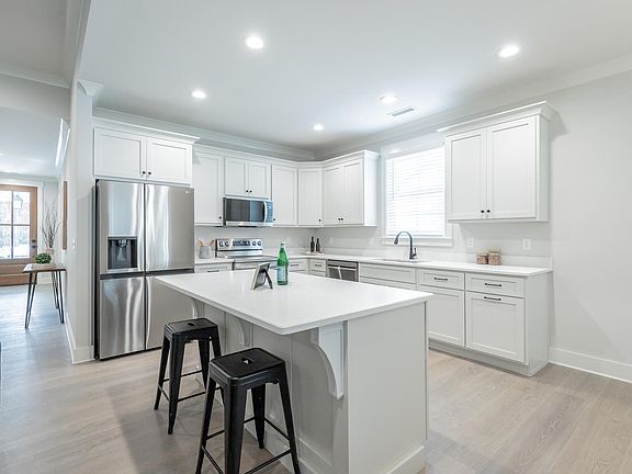5th image of 1235 Bentley Ln