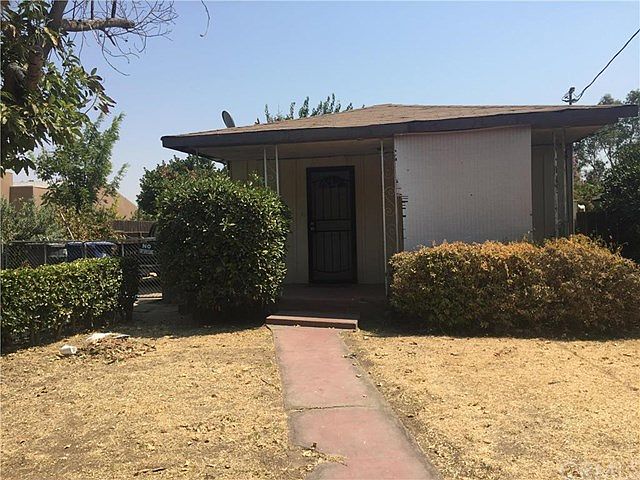 2nd image of 107 Santa Cruz St