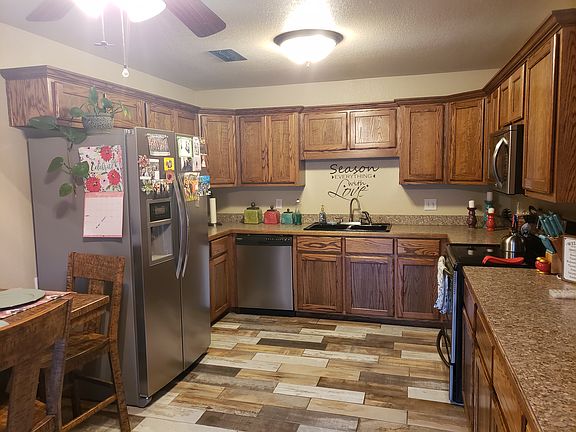 5th image of 612 Mountain View Dr