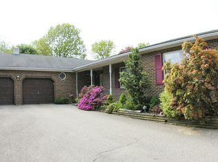 4 Thunder Hollow Rd, Wilmington, DE 19808