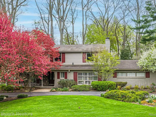 25933 Hersheyvale Dr, Franklin, MI 48025