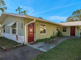 926 Lake Palms Dr, Largo, FL 33771