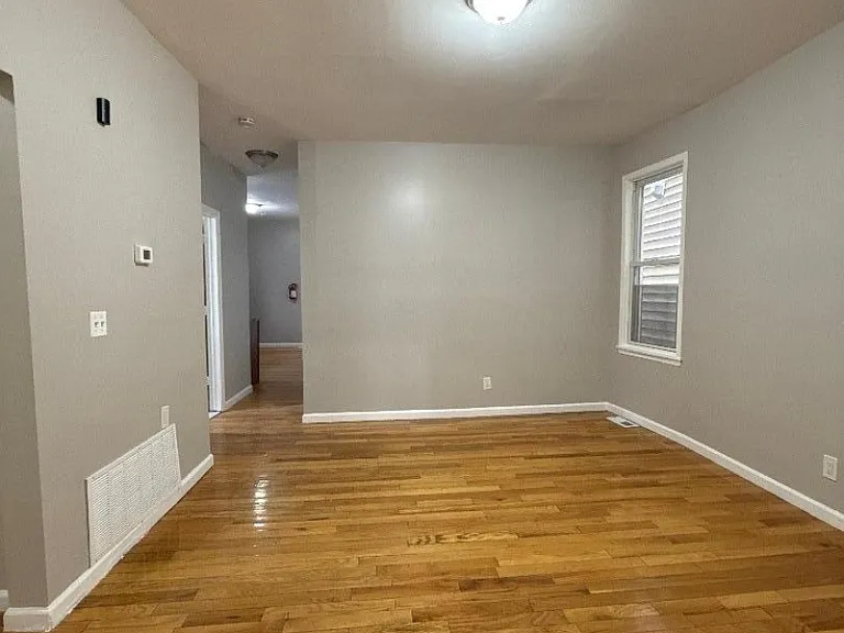 420 Jelliff Ave — Photo 3