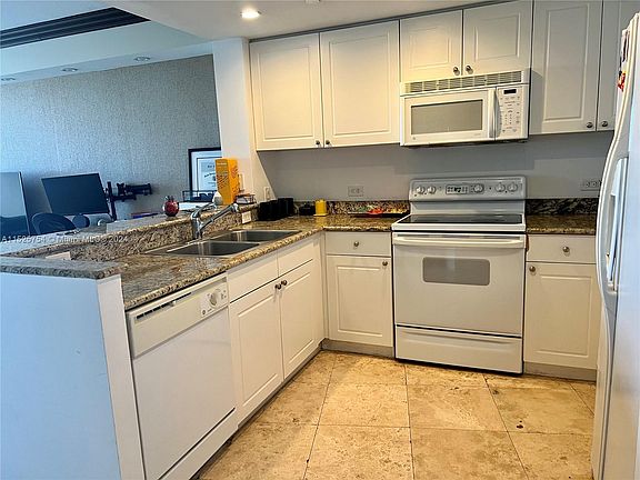 3rd image of 19501 W Country Club Dr APT 1801