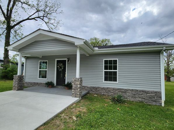 702 SW Atlantic St, Tullahoma, TN 37388