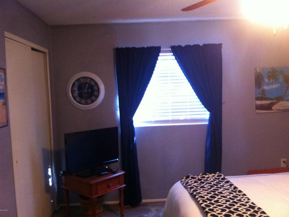 1st image of 134 Bristol Ct