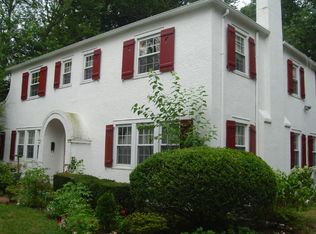 42 Beverly Rd, Great Neck, NY 11021