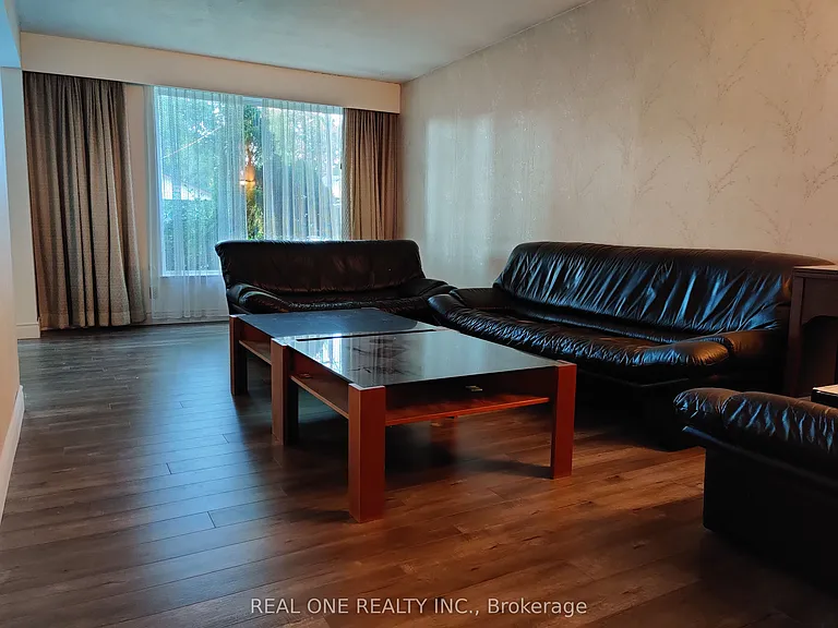 9 Lisburn Cres #UPPER — Photo 22