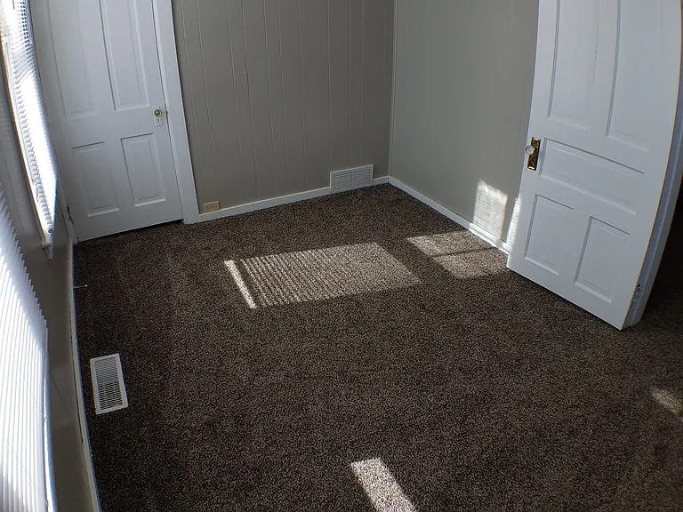 594 Jefferson St — Photo 11