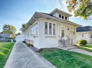 333 Elm St, Elgin, IL 60123