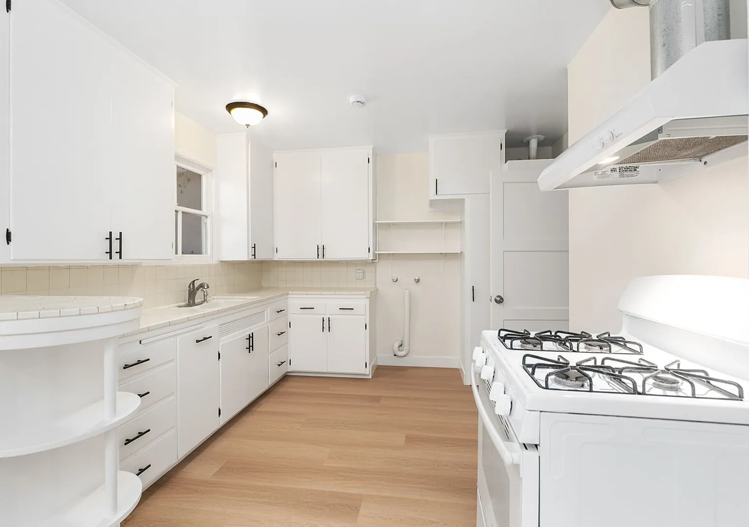 709 S Ross St — Photo 2