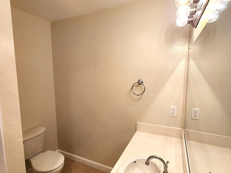 1995 Ascot Dr — Photo 21