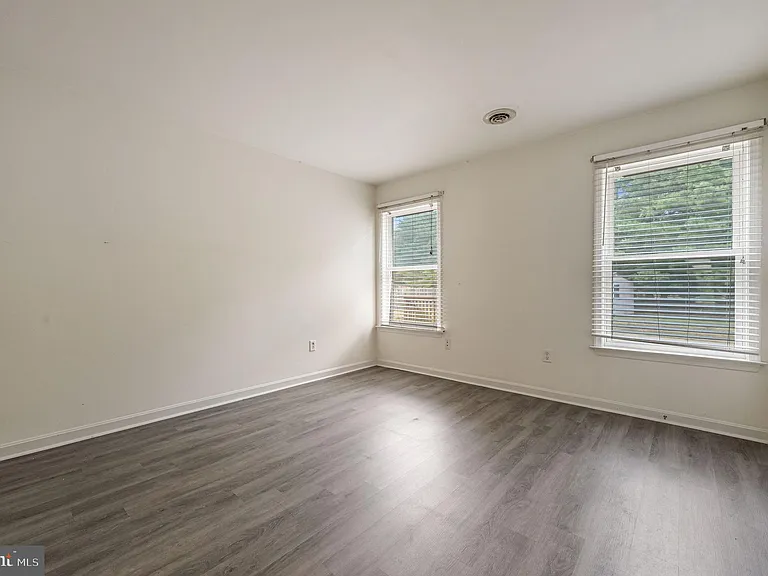 49 Winding Wood Dr — Photo 3