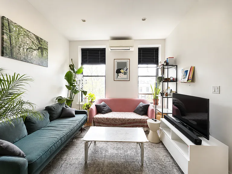 154 Summit St #4 — Photo 3