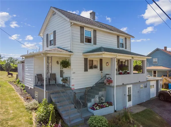 1270 Holly St, Westmoreland City, PA 15692