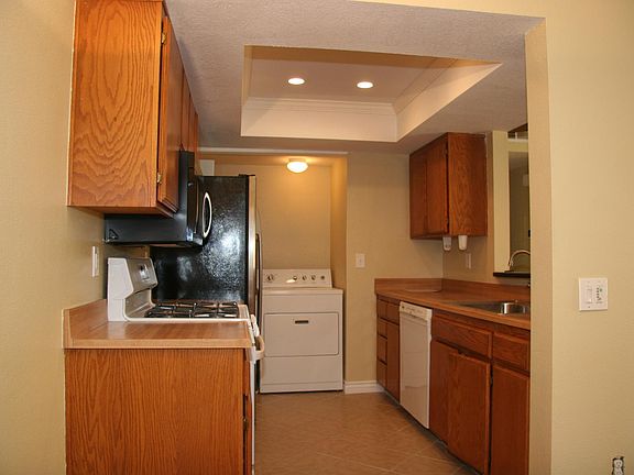 4th image of 9326 Twin Trails Dr Unit 101
