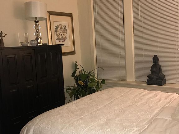 4th image of 1348 W Cornelia Ave APT 1