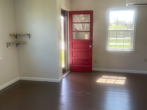 2nd image of 22 Marshall Ln