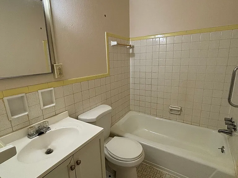 Olympia Park Apartments 1 and 2 Bedroom Units Available THIS SUMMER! — Photo 6
