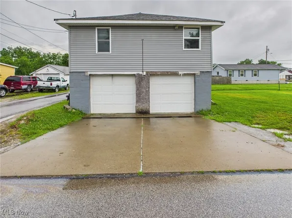 1317 Crescent St, Parkersburg, WV 26101
