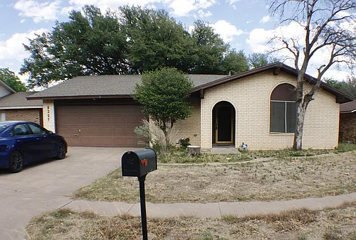 8207 Knoxville Dr Photo 1