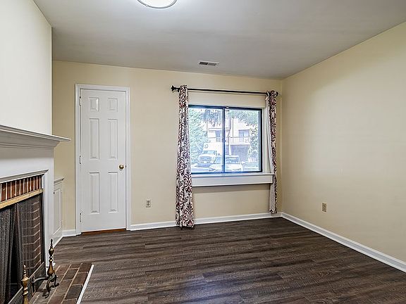 5th image of 326 Paoli Woods Dr
