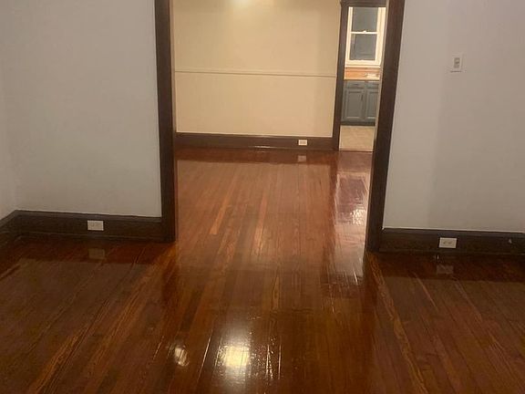 5th image of 2423 39th St