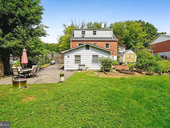 2nd image of 3637 Freemont Pl