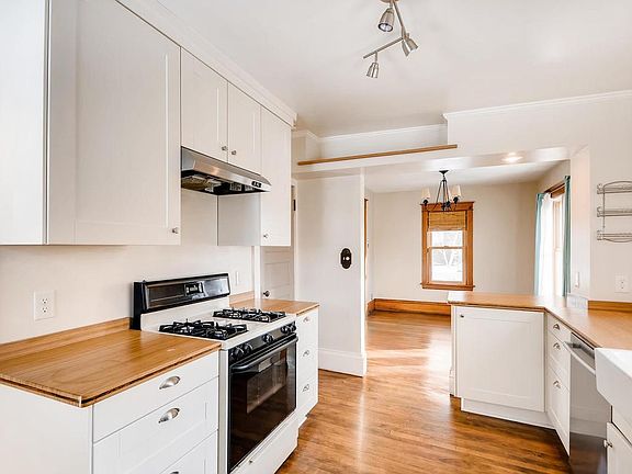 5th image of 3648 35th Ave S