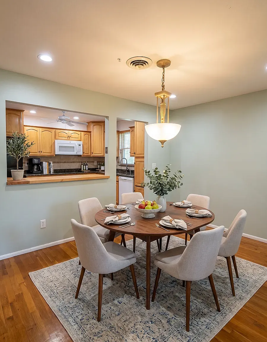 3 bed, 1984 sqft, $3,500 — Photo 3
