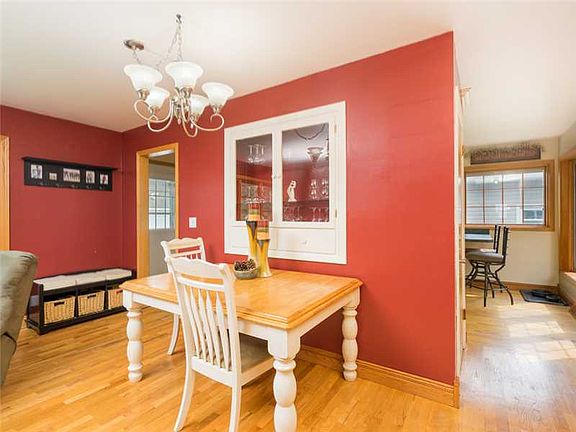 4th image of 2029 Burlington Ave