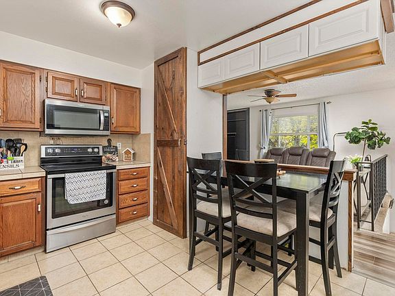 5th image of 905 Woodbine Dr