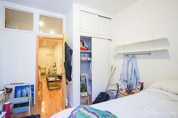 Rented by City Connections Realty | media 26