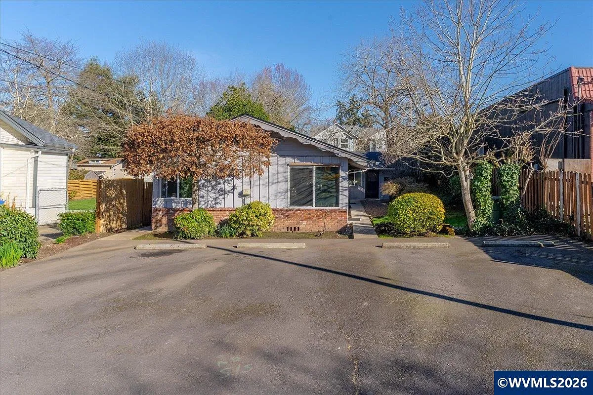 130 24th St NE photo 1