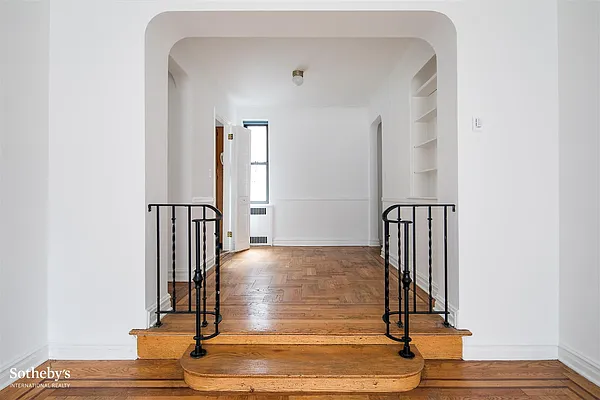 Sold by Sotheby's International Realty | media 11