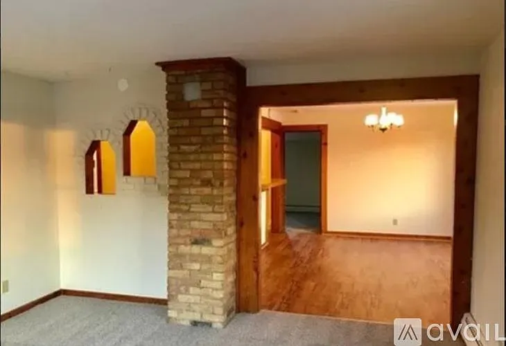 2911 Grand St NE #2 — Photo 4