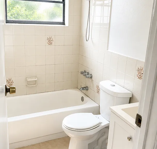 Westland Manor — Photo 17