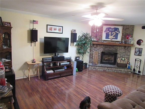 3rd image of 3853 Feather Dr