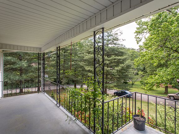 5th image of 2589 Avalon Cir